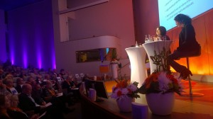"Därför är brukarmedverkan viktigt – problem och möjligheter", Gunvi Haggren, förbundssekreterare Verdandi och Camilla Svenonius, utbildare talar på SKLs nationella konferens för utveckling av missbruks- och beroendevården.